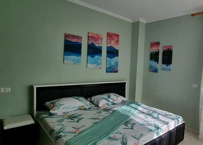 Kompleksi Freskia Lägenhet Golem (Tirana)