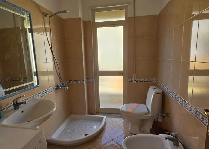 Kompleksi Freskia Golem (Tirana)